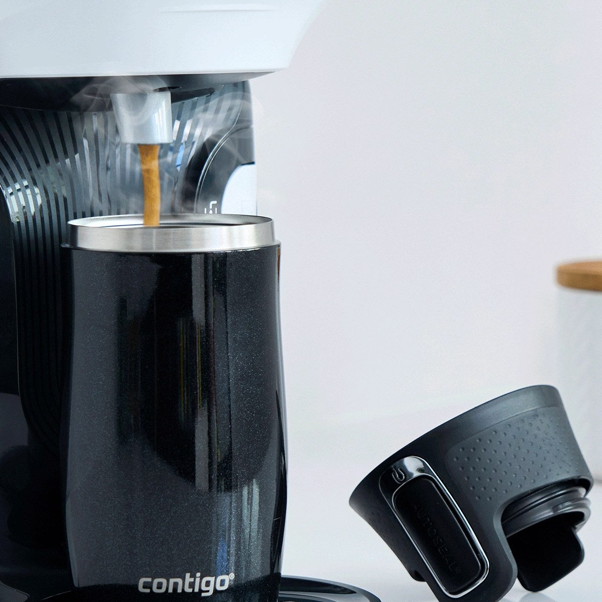 Kubek termiczny Contigo West Loop Mini 300 ml Licorice – 100% szczelny, utrzymuje ciepło do 5 h i zimno do 12 h, idealny w podróży, kolor: czarny