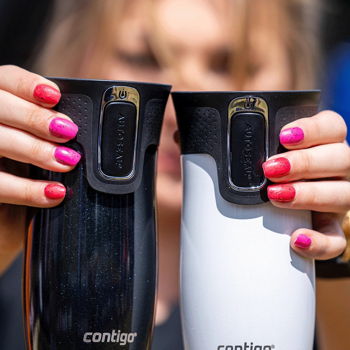 Kubek termiczny Contigo West Loop Mini 300 ml Licorice – 100% szczelny, utrzymuje ciepło do 5 h i zimno do 12 h, idealny w podróży, kolor: czarny