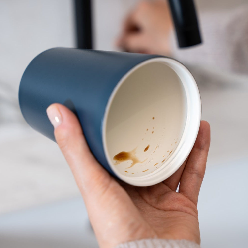 Stalowy kubek termiczny Ragsy Simply Cup Ink Blue z ergonomiczną pokrywką