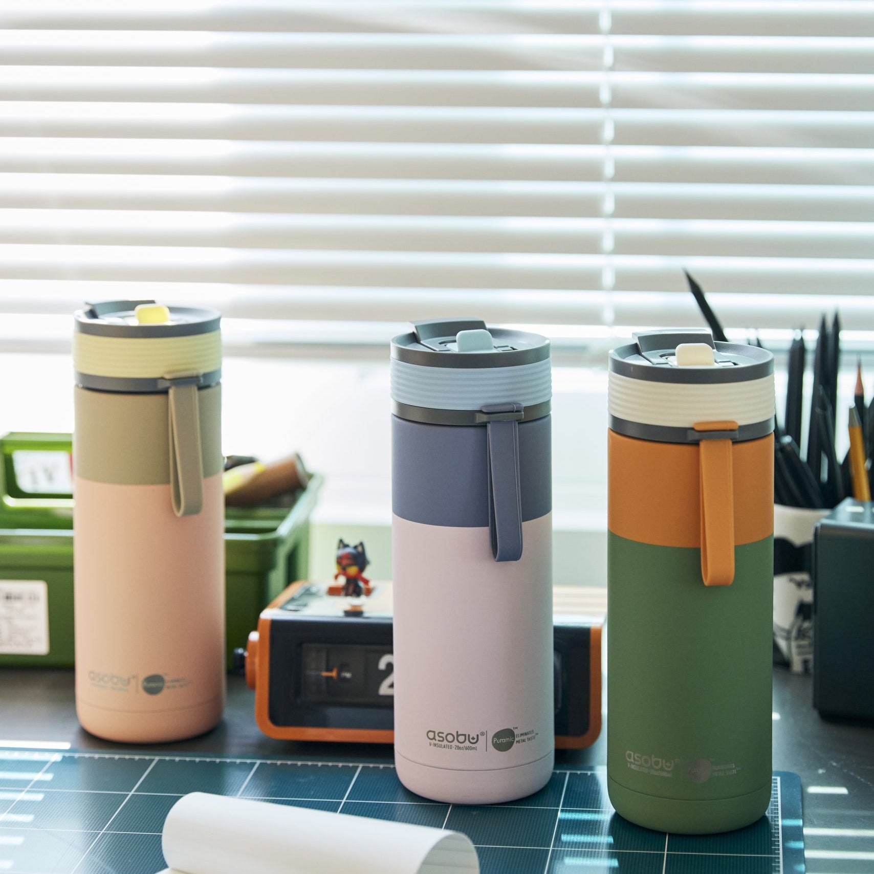 Kubek termiczny Asobu Aspen Pastel Pink - ze słomką i ustnikiem, stal nierdzewna, 100% szczelny, dopasowany do uchwytów samochodowych, kolor: różowy