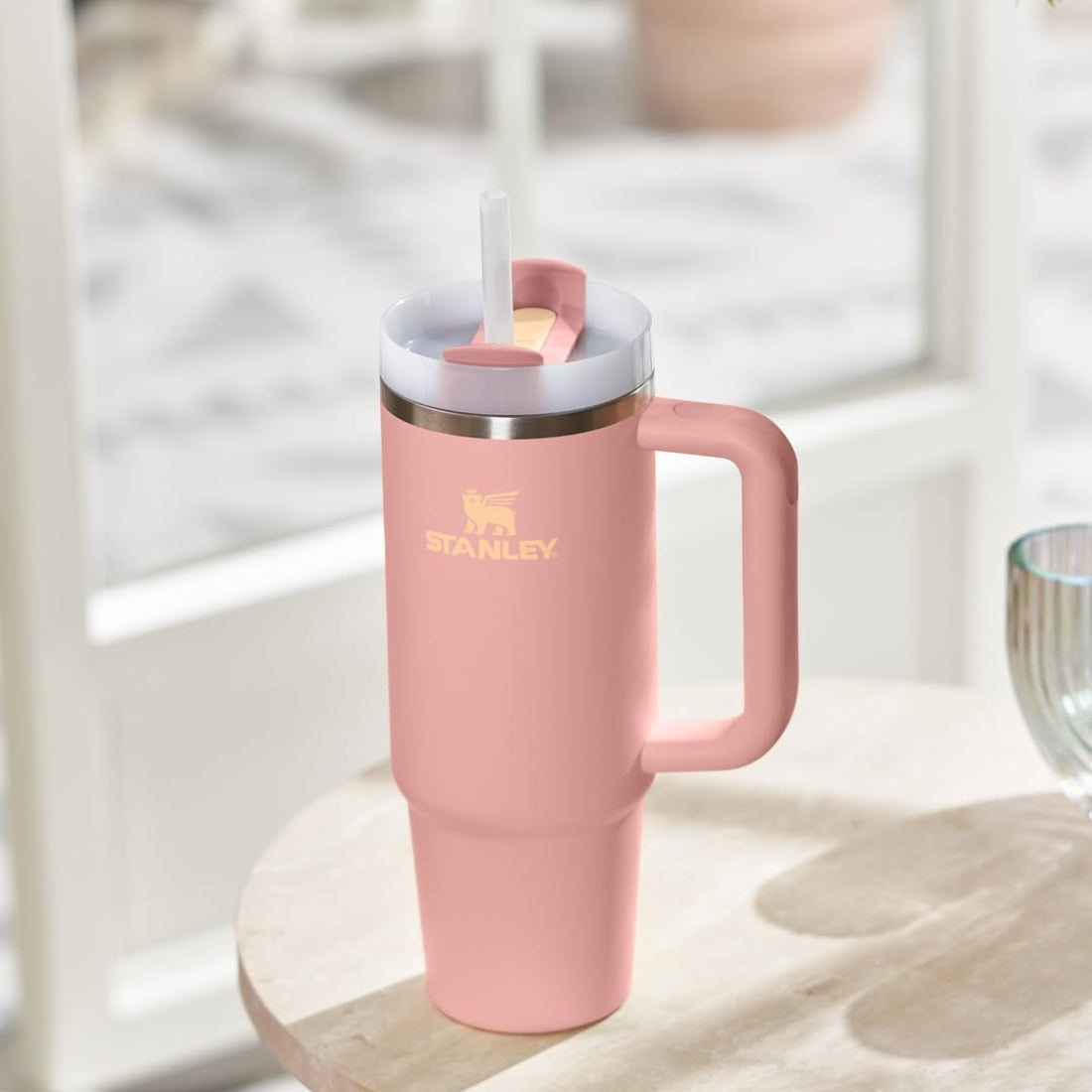 Stanley Quencher H2.0 Peach Rose – stalowy kubek termiczny o dużej pojemności