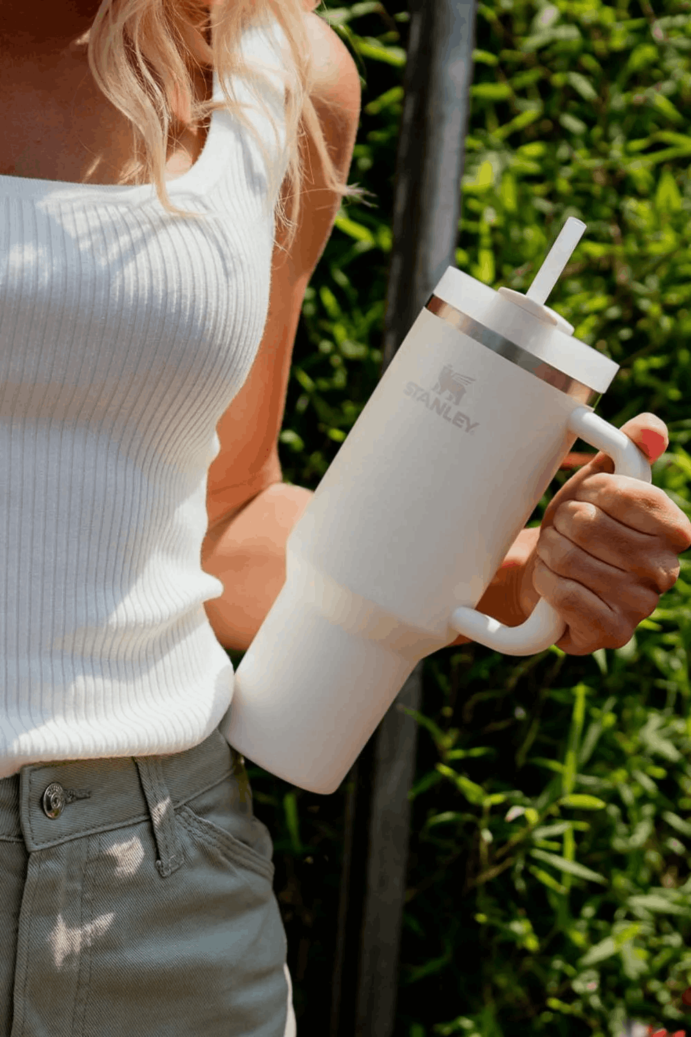 Stanley Quencher Rose Quartz – lifestylowy kubek termiczny z ergonomiczną rączką