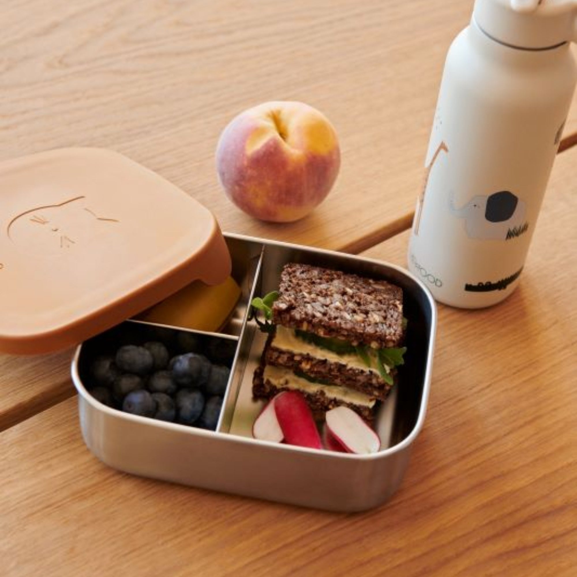 Śniadaniówka LIEWOOD ARTHUR 900 ml z motywem kotka – lekka, szczelna, z przegródkami, idealna na każdy dzień!