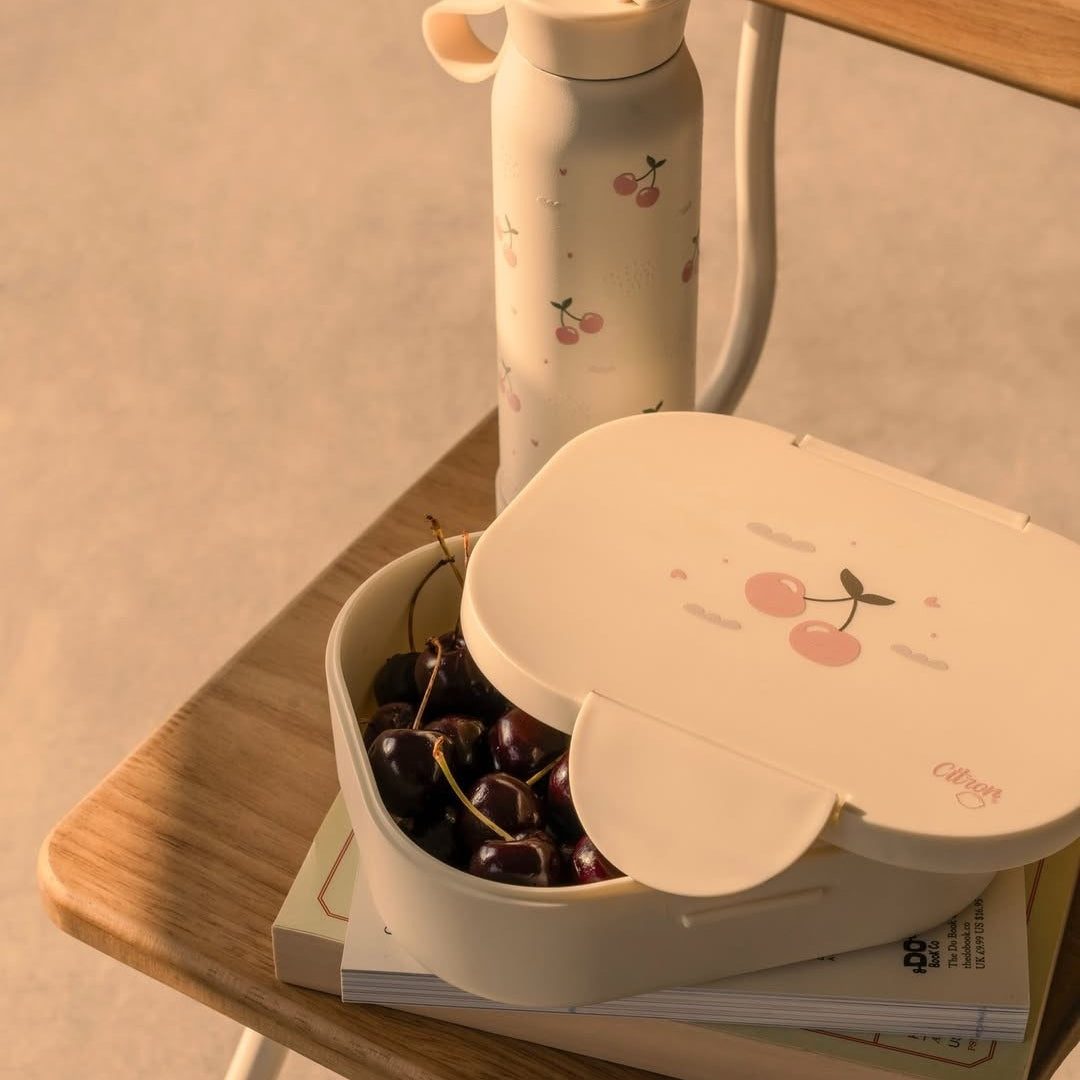 Lunchbox Citron Cherry – biodegradowalny, szczelny i bezpieczny pojemnik na dziecięce posiłki.