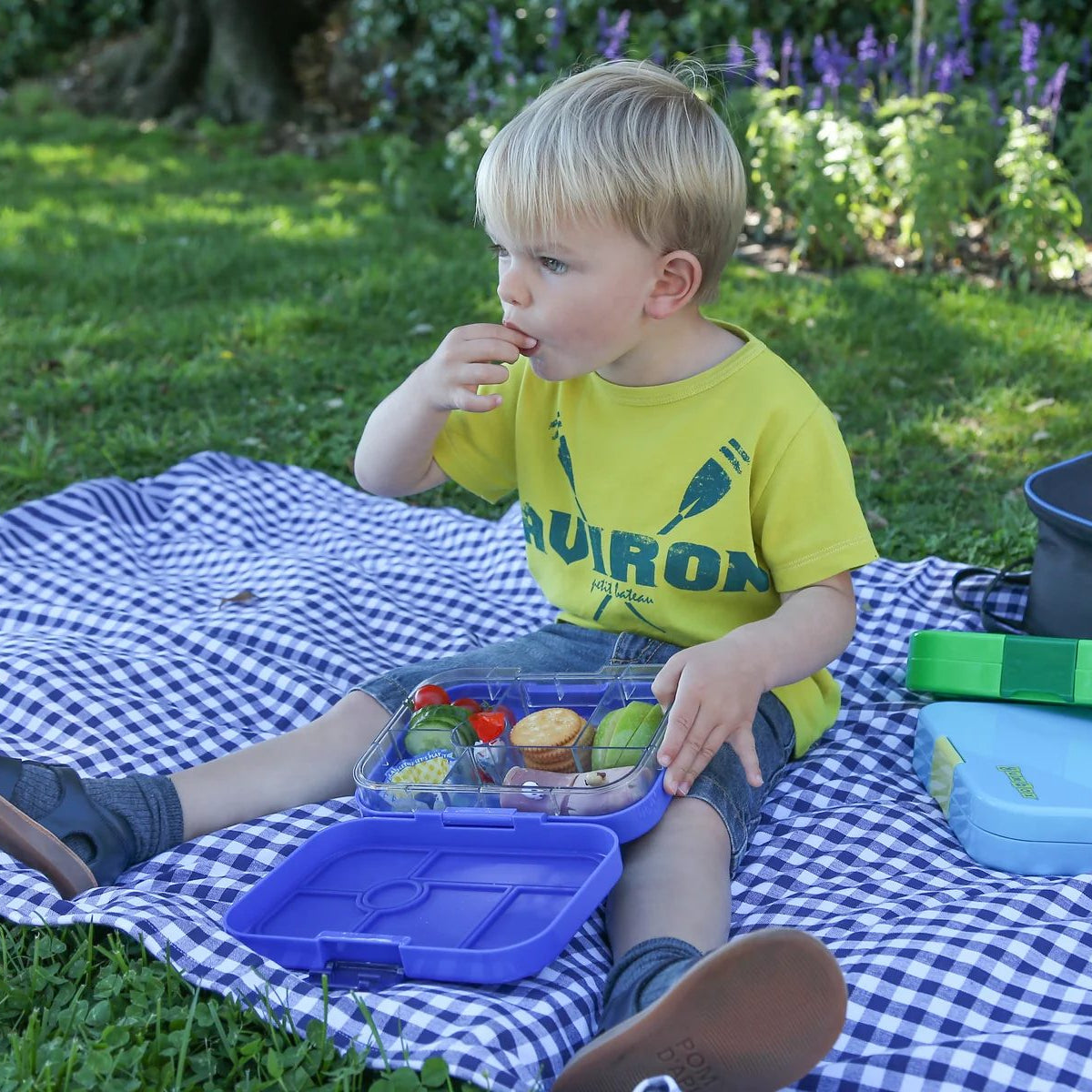 Yumbox Original Surf Blue / Rocket – lunchbox z 6 przegródkami, bezpieczny i idealny na różnorodne i szczelnie zapakowane posiłki, kolor: niebieski