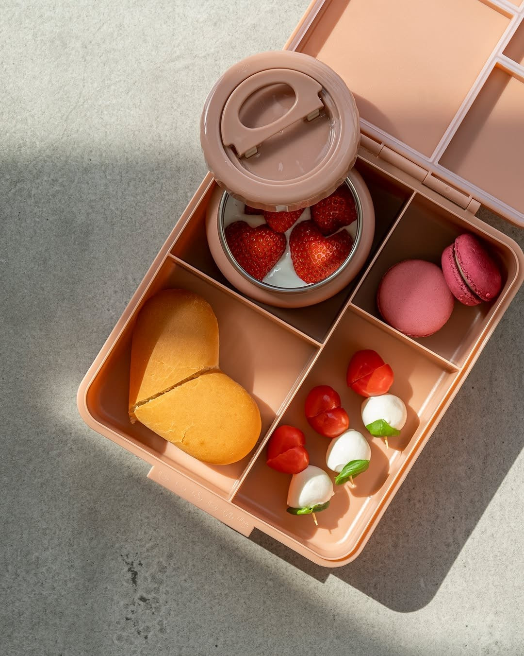 Grand Lunch Box Citron Blush Pink – śniadaniówka z 4 przegródkami i termosem, szczelna, stylowa i praktyczna