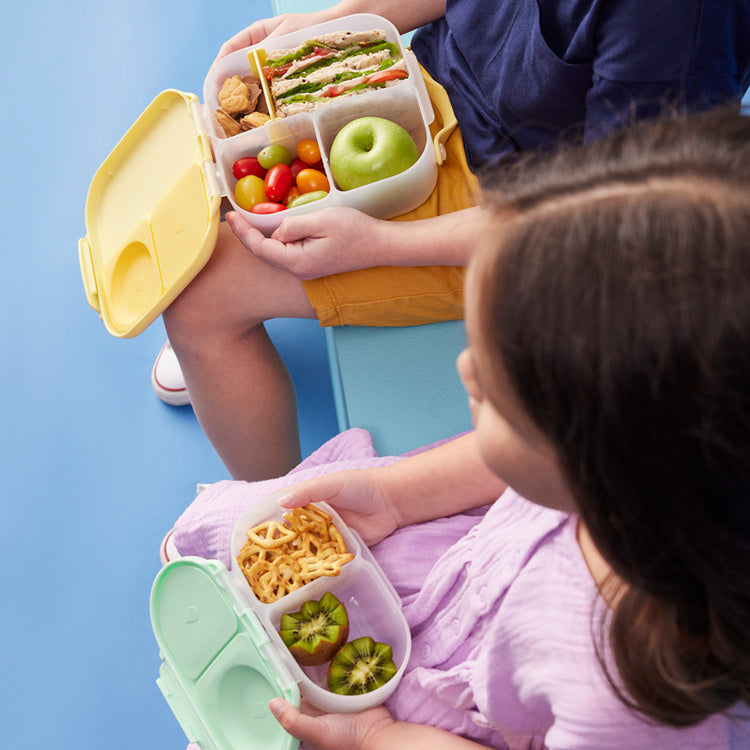 B.box Mini – żółta śniadaniówka, która zmieści się w każdym plecaku