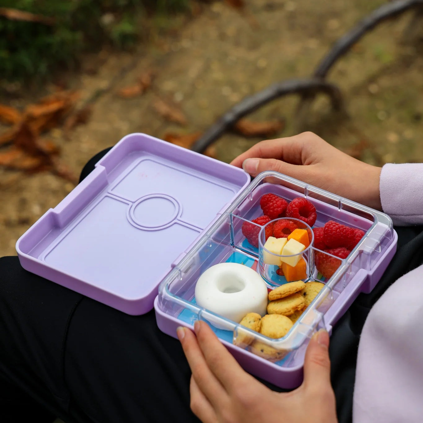 Yumbox Snack mini-lunchbox Lavande Purple/Unicorn– kompaktowy lunchbox z 3 przegródkami i szczelną pokrywką dla dzieci, kolor: fioletowy
