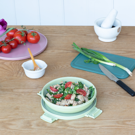 Miska na sałatkę Make & Take Brabantia  – szczelna, pojemna 1 L, do mikrofalówki, zamrażarki i zmywarki, idealna do pracy i szkoły, kolor: zielony