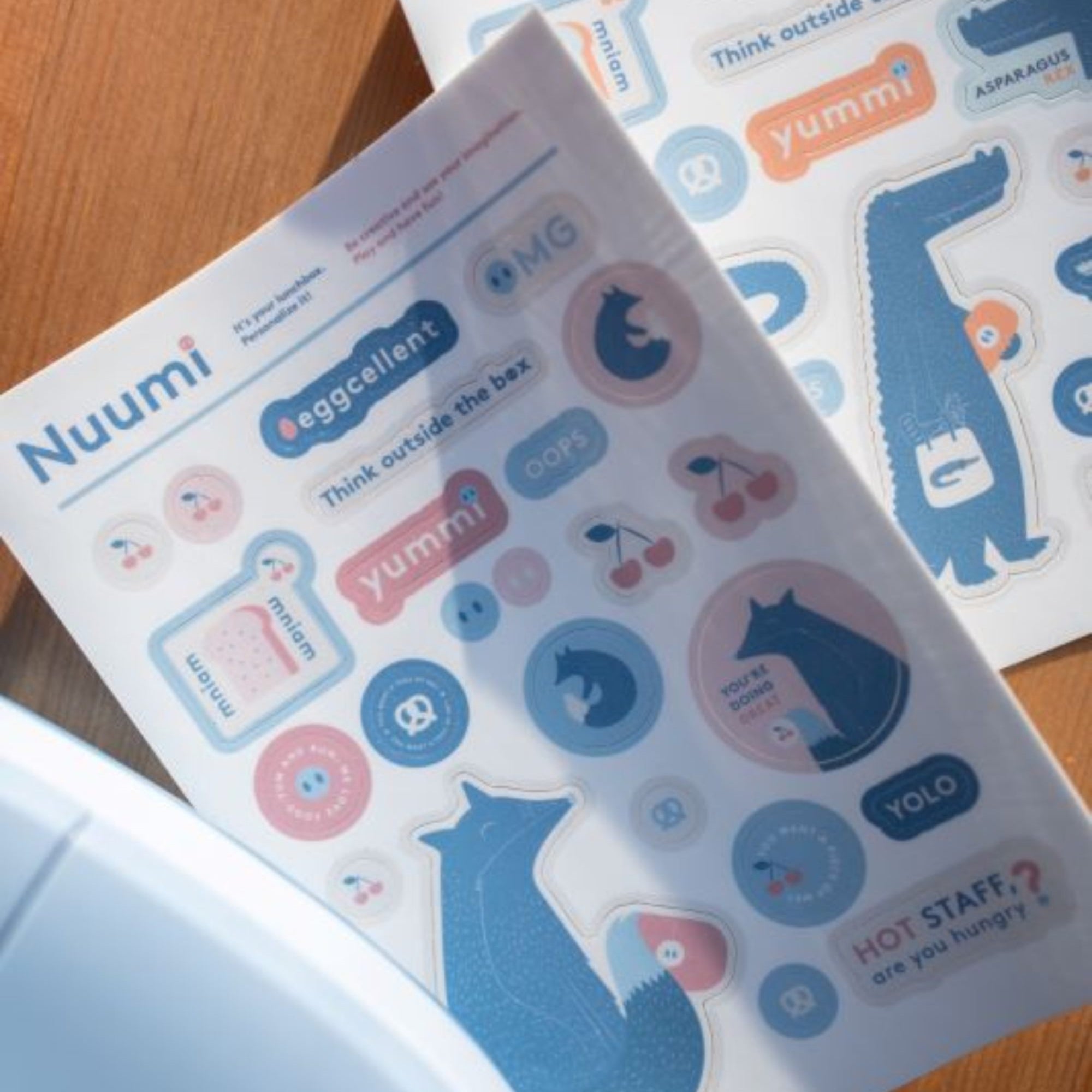 Zestaw wodoodpornych naklejek Nuumi – idealny do butelek, bidonów i lunchboxów, motyw: krokodyl