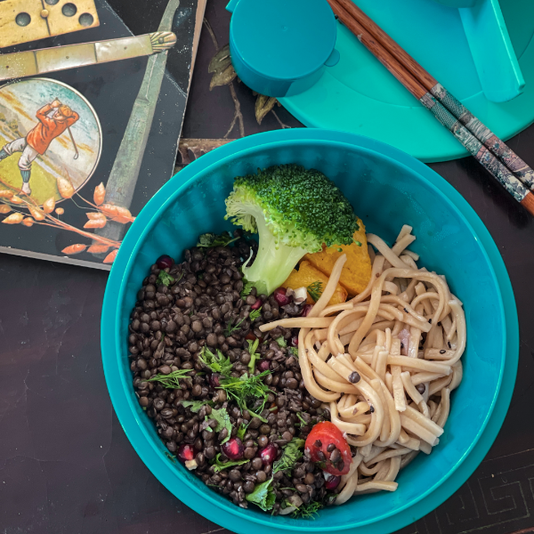 Pojemnik z przegródkami Yumbox Poke Bowl Lagoon Blue – 1l pojemności, szczelna pokrywka, bezpieczny i funkcjonalny, kolor: morski