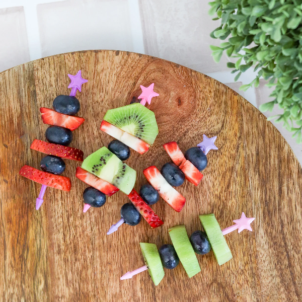 Kolorowe patyczki do przekąsek Lunch Punch– higieniczne, trwałe i wolne od BPA, świetne na kinderbal i do szkoły.