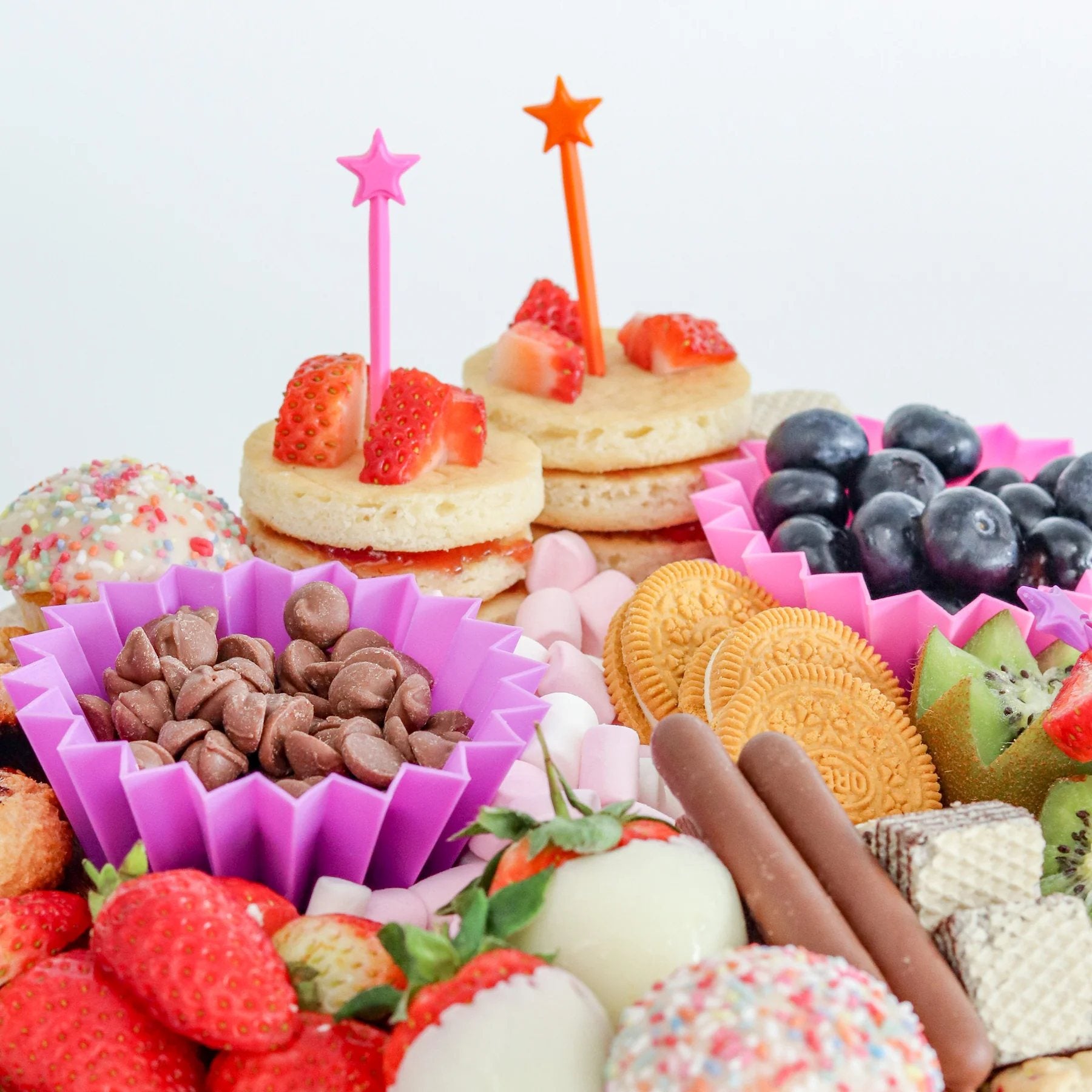 Kolorowe patyczki do przekąsek Lunch Punch– higieniczne, trwałe i wolne od BPA, świetne na kinderbal i do szkoły.