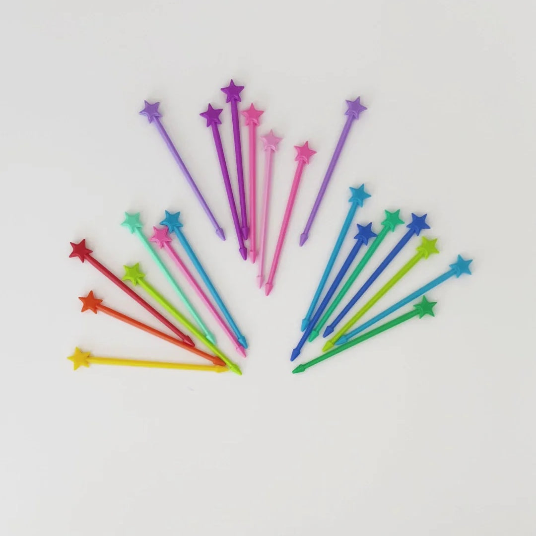 Kolorowe patyczki do przekąsek Lunch Punch– higieniczne, trwałe i wolne od BPA, świetne na kinderbal i do szkoły.