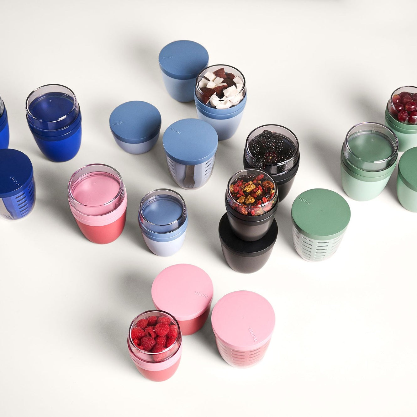 Mepal Lunch Pot – dwupoziomowy pojemnik na lunch z oddzielnymi komorami