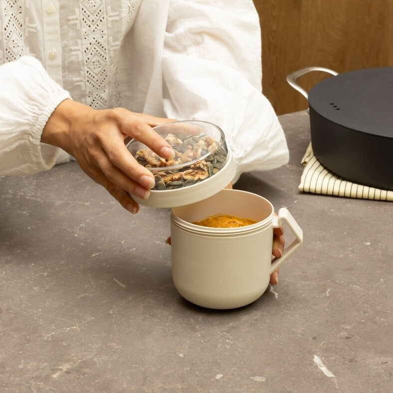 Pojemnik na owsiankę Make & Take Brabantia – szczelny kubek 600 ml z odkręcanym pojemnikiem na dodatki, do pracy i szkoły, bezpieczny, wielofunkcyjny i ekologiczny, kolor: beżowy