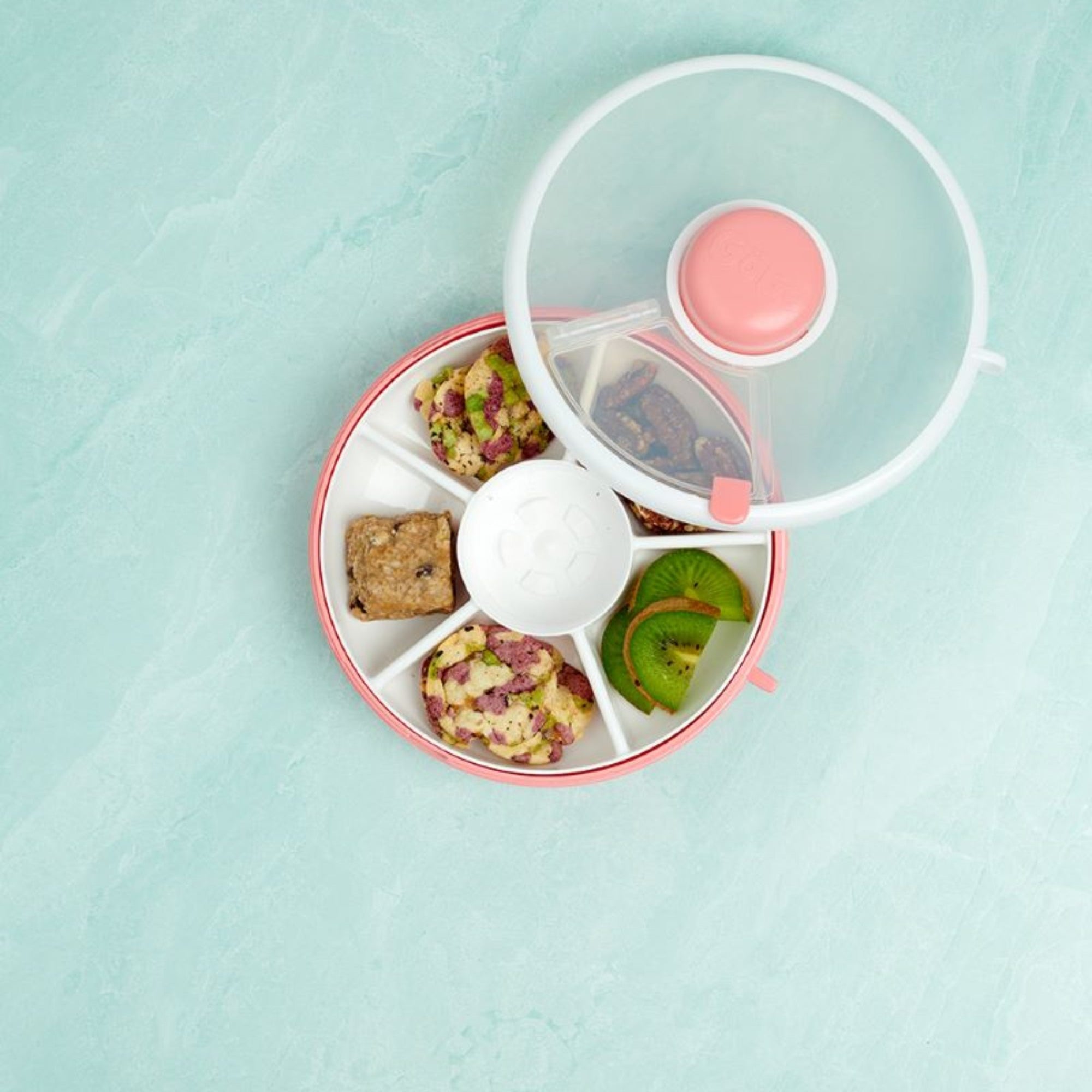 GoBe Snack Spinner – pojemnik na przekąski, interaktywny, szczelny i łatwy w obsłudze, kolor: coral pink