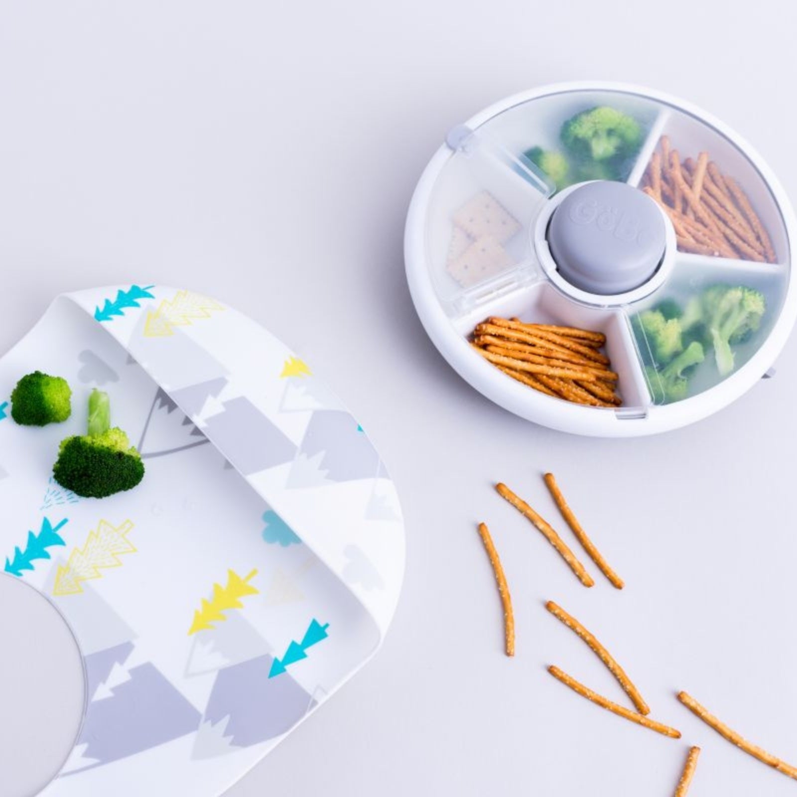 GoBe Snack Spinner – pojemnik na przekąski, interaktywny, szczelny i łatwy w obsłudze, kolor: grey