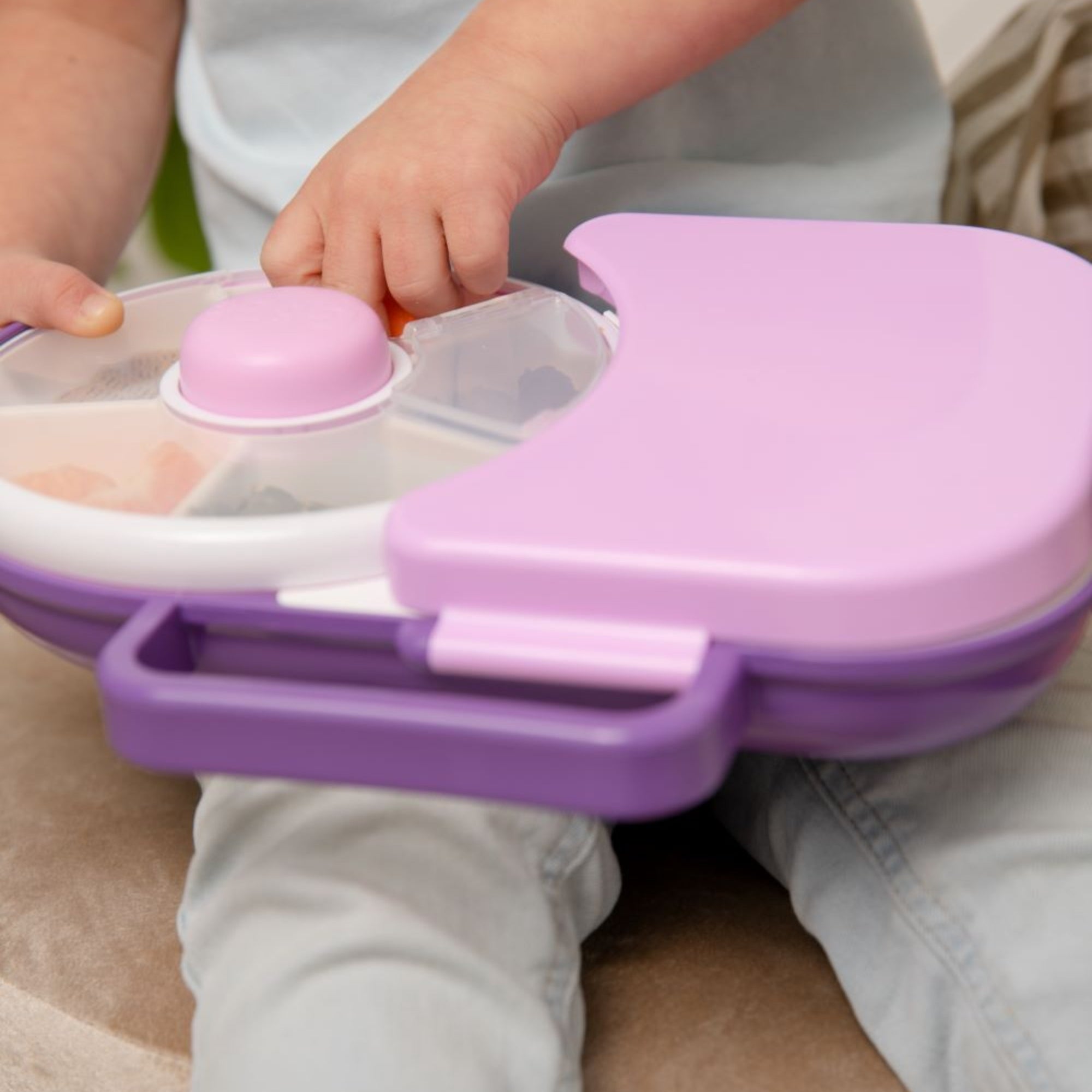 Śniadaniówka GoBe 2w1 – lunchbox i pojemnik na przekąski dla dzieci, interaktywny, do szkoły i przedszkola, kolor: grape purple