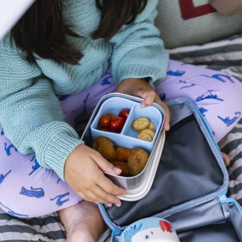 Śniadaniówka The Cotton Cloud Meowtiful Cats – 1000 ml, miękka pokrywka, wyjmowana przegródka, uroczy design, idealny do szkoły / przedszkola, wzór: kotki