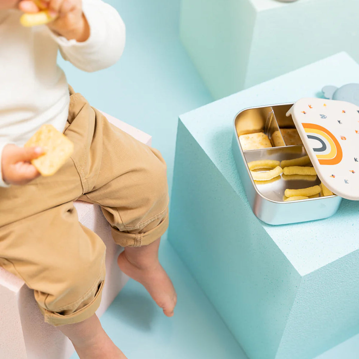 Śniadaniówka The Cotton Cloud Rainbow – 1000 ml, miękka pokrywka, przegródka, uroczy design, idealny do szkoły / przedszkola, wzór: tęcza