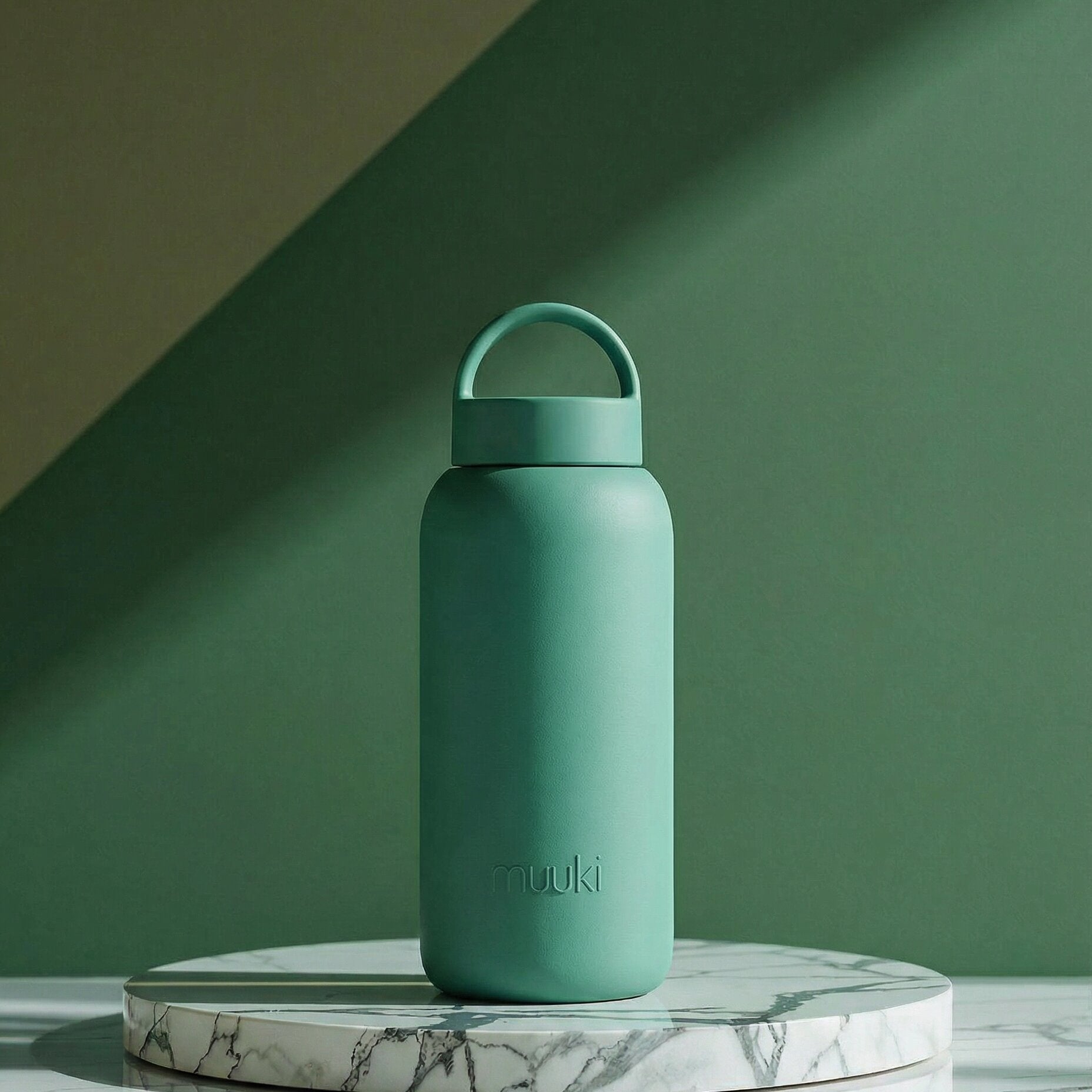 Muuki Daily Bottle 720 ml Frosted Green – stylowy bidon szklany z szerokim wlotem