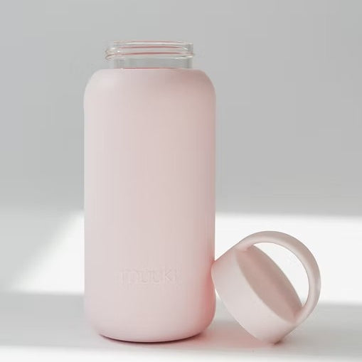 Butelka ze szkła borokrzemowego Muuki Marshmallow, lekka i odporna na wysokie temperatury
