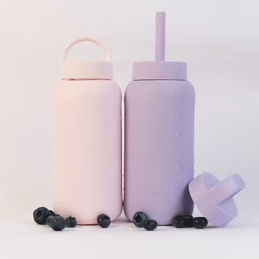 Muuki Daily Bottle 720 ml – trwała fioletowa butelka wielorazowa z motywacyjną podziałką godzinową