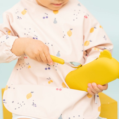 Kolorowy zestaw sztućców The Cotton Cloud ze stali nierdzewnej z silikonowym etui – idealny do przedszkola, szkoły i na wycieczkę, wzór/kolor: koala/żółty