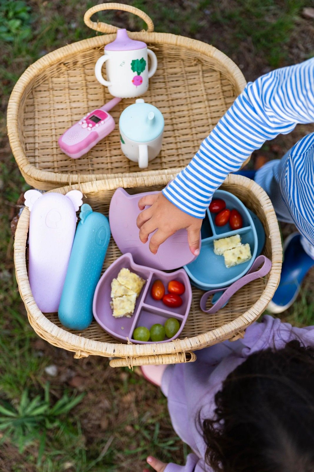 Kolorowy zestaw sztućców The Cotton Cloud ze stali nierdzewnej z silikonowym etui – idealny do przedszkola, szkoły i na wycieczkę, wzór/kolor: koala/zielony