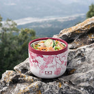 Monbento Element Magnolia – termos obiadowy 550 ml. Utrzymuje ciepło do 10 h, 100% szczelny, stal nierdzewna 316. Idealny na zupy i obiady w podróży, kolor: różowy