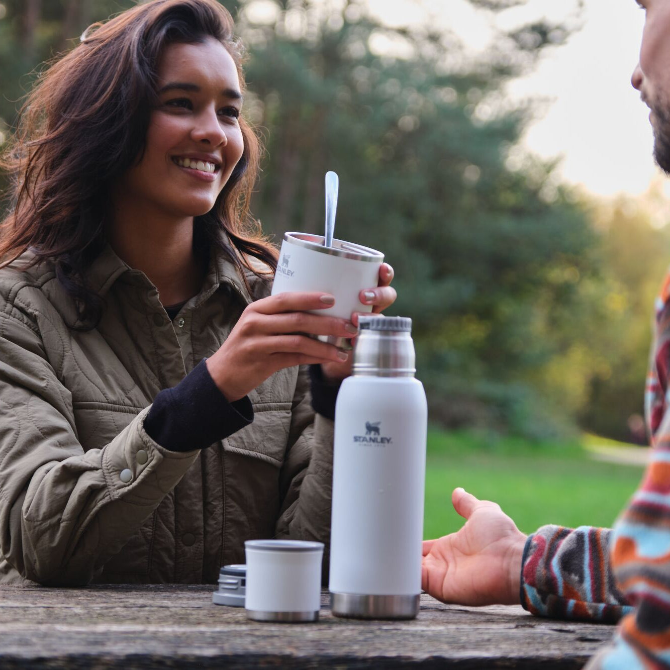 Stanley Adventure – termos obiadowy 350 ml wolny od BPA w kolorze białym