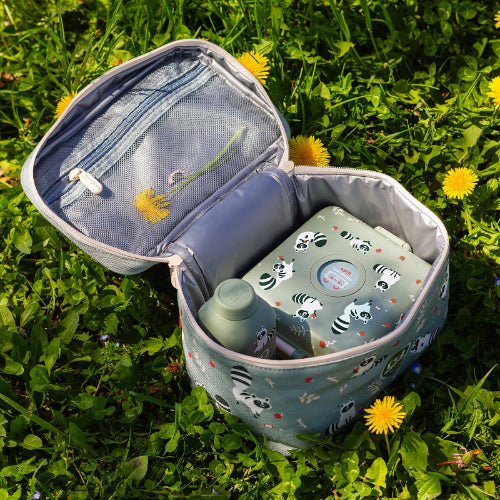 Torba termiczna Monbento Frosty Racoon  – 5L pojemności, izolacja, łatwe otwieranie, z kieszonką. Na lunch, bidon i przekąski, wzór: szopy