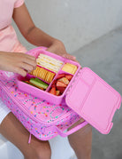 Torba termiczna MontiiCo Friends Forever L – dwie komory, wkład chłodzący, wodoodporna i trwała, kolor: różowy