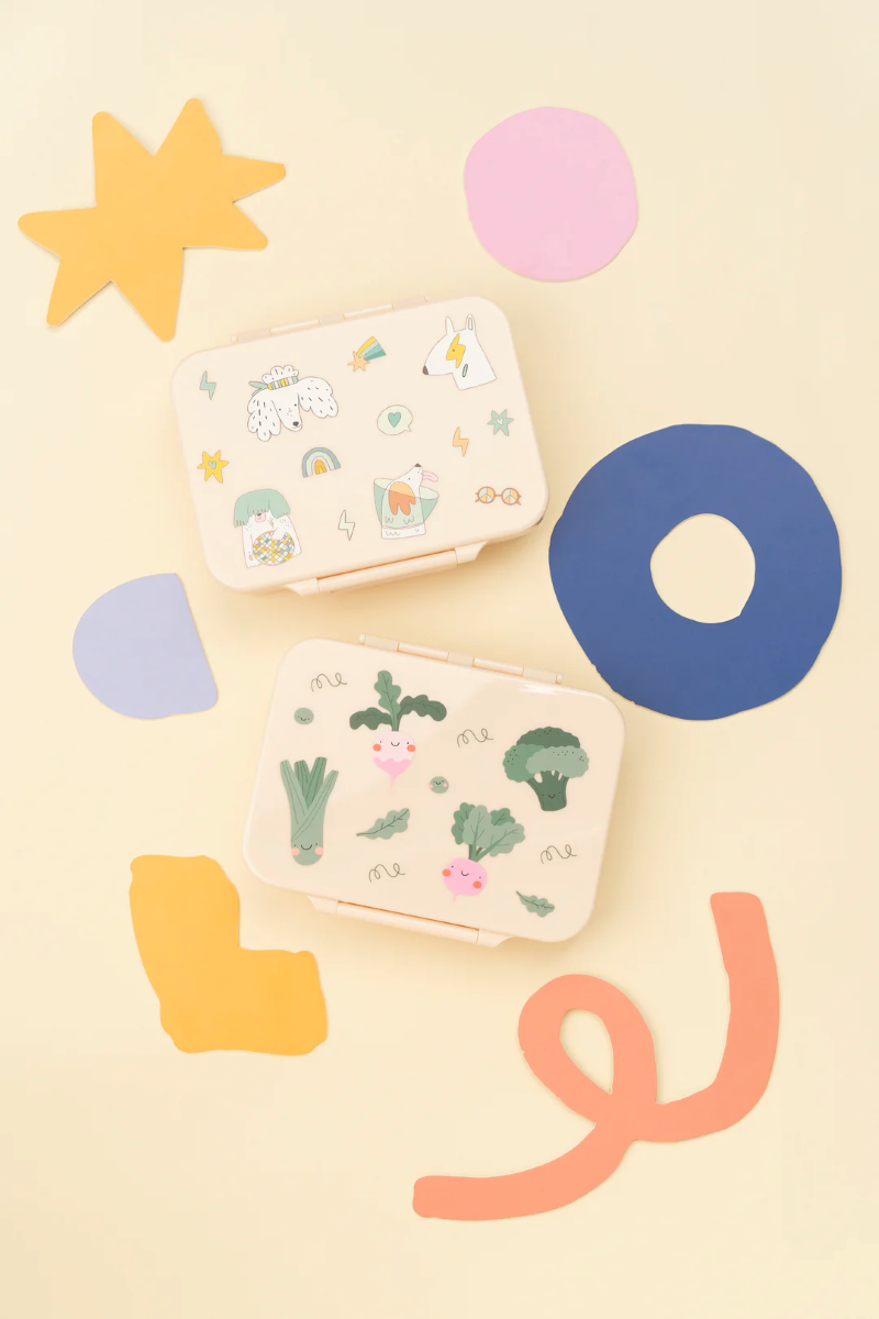 Tritanowy lunch box dla dzieci The Cotton Cloud– kompaktowy, kolorowy i bezpieczny, z pojemnością 850 ml, wzór: warzywa