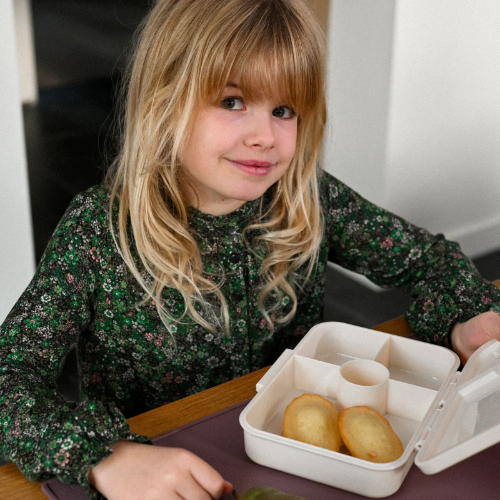 Tritanowy lunch box dla dzieci The Cotton Cloud– kompaktowy, kolorowy i bezpieczny, z pojemnością 850 ml, wzór: warzywa