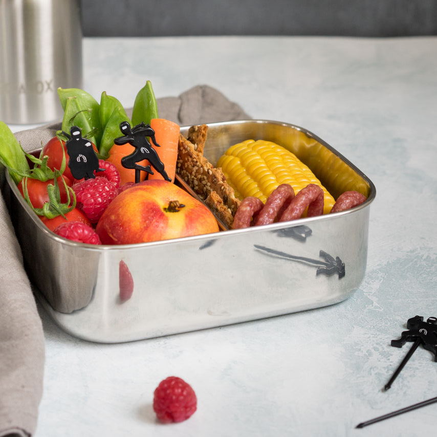 Lekkabox Ninja – zestaw 9 mini widelczyków z motywem ninja, idealne do bento boxów, owoców, warzyw i przekąsek dla dzieci.