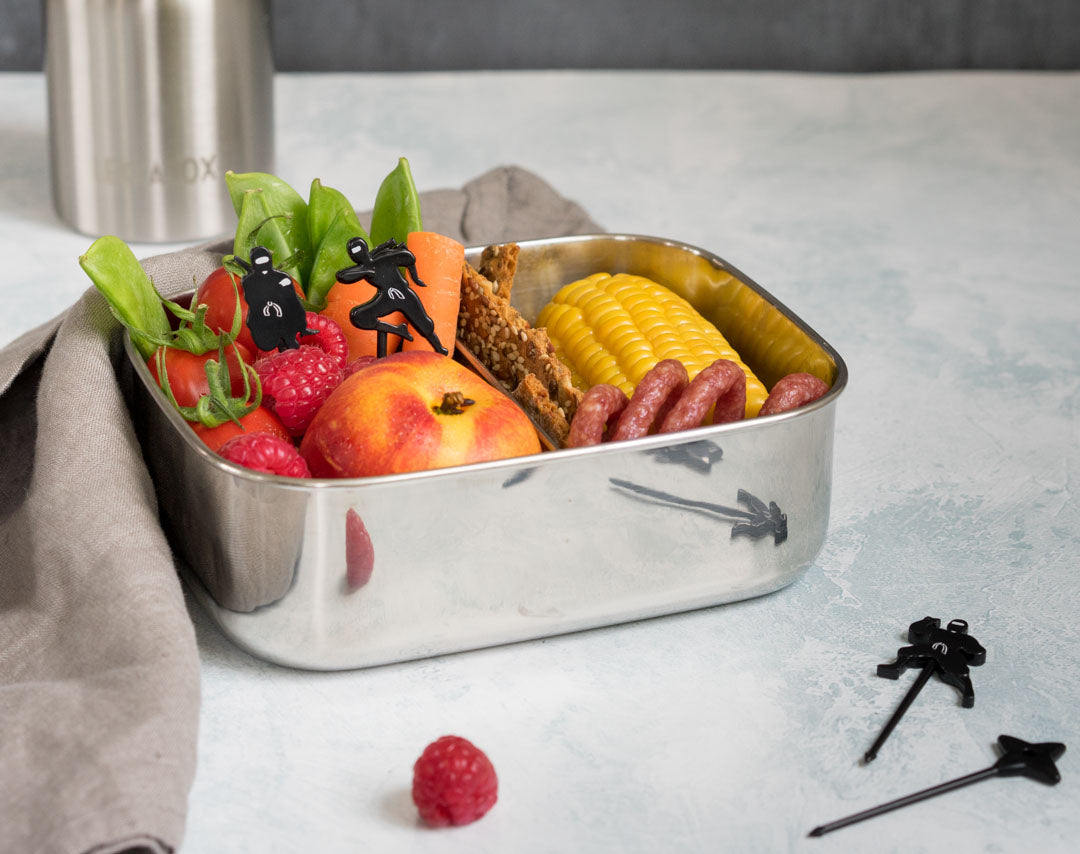 Lekkabox Ninja – zestaw 9 mini widelczyków z motywem ninja, idealne do bento boxów, owoców, warzyw i przekąsek dla dzieci.