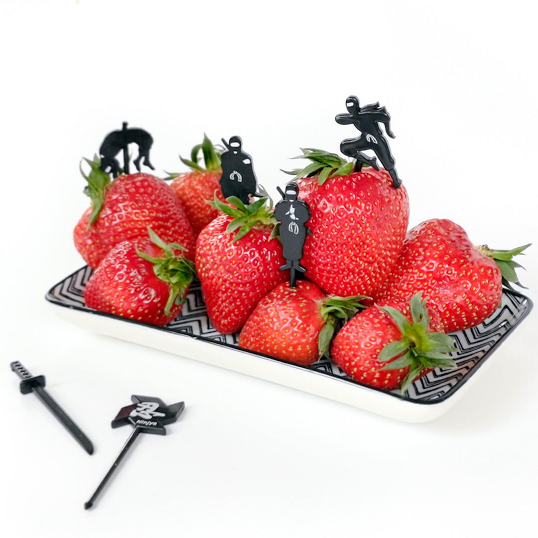 Lekkabox Ninja – zestaw 9 mini widelczyków z motywem ninja, idealne do bento boxów, owoców, warzyw i przekąsek dla dzieci.