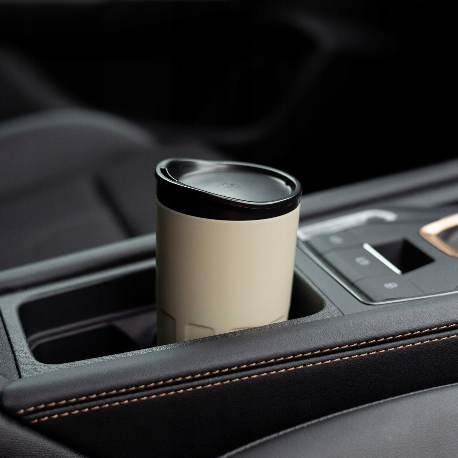 Wessper FIKA kubek wielorazowy 400 ml beżowy – na kawę i herbatę na wynos, bezpieczny, z pokrywką, do ciepłych i zimnych napojów, do zmywarki.