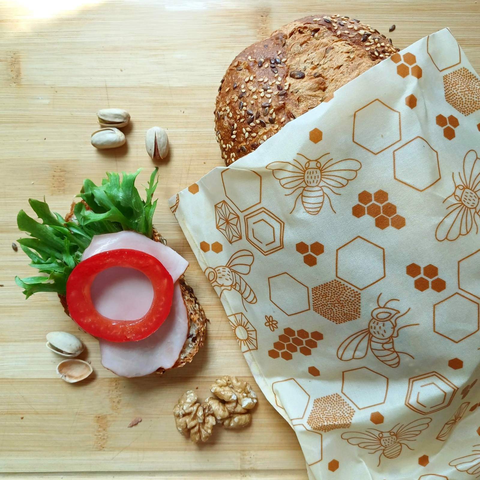 Woreczek na żywność BeePack Bees – wielorazowe opakowanie z bawełny, antybakteryjny, bez plastiku, wzór: pszczoły