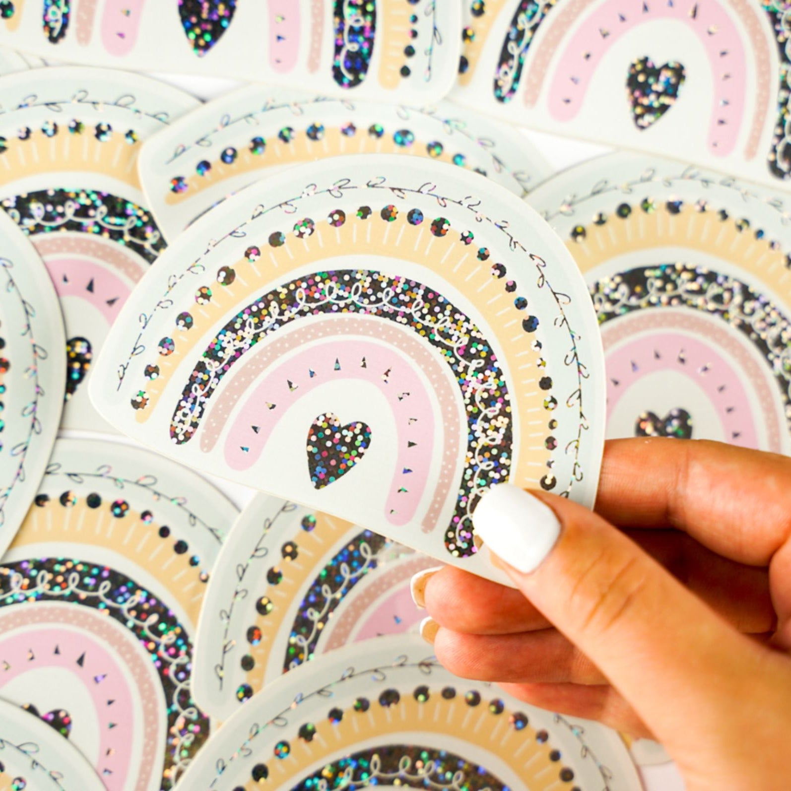 Naklejka tęcza Jabalou, holograficzna i wodoodporna, do personalizacji lunch boxa lub bidonu, trwała i bezpieczna dla dzieci.