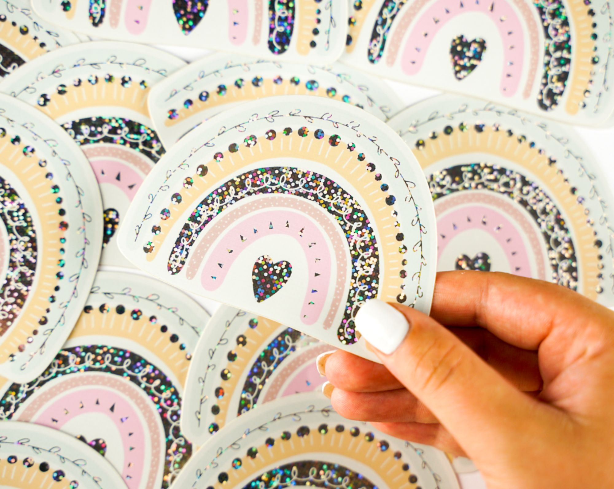 Naklejka tęcza Jabalou, holograficzna i wodoodporna, do personalizacji lunch boxa lub bidonu, trwała i bezpieczna dla dzieci.