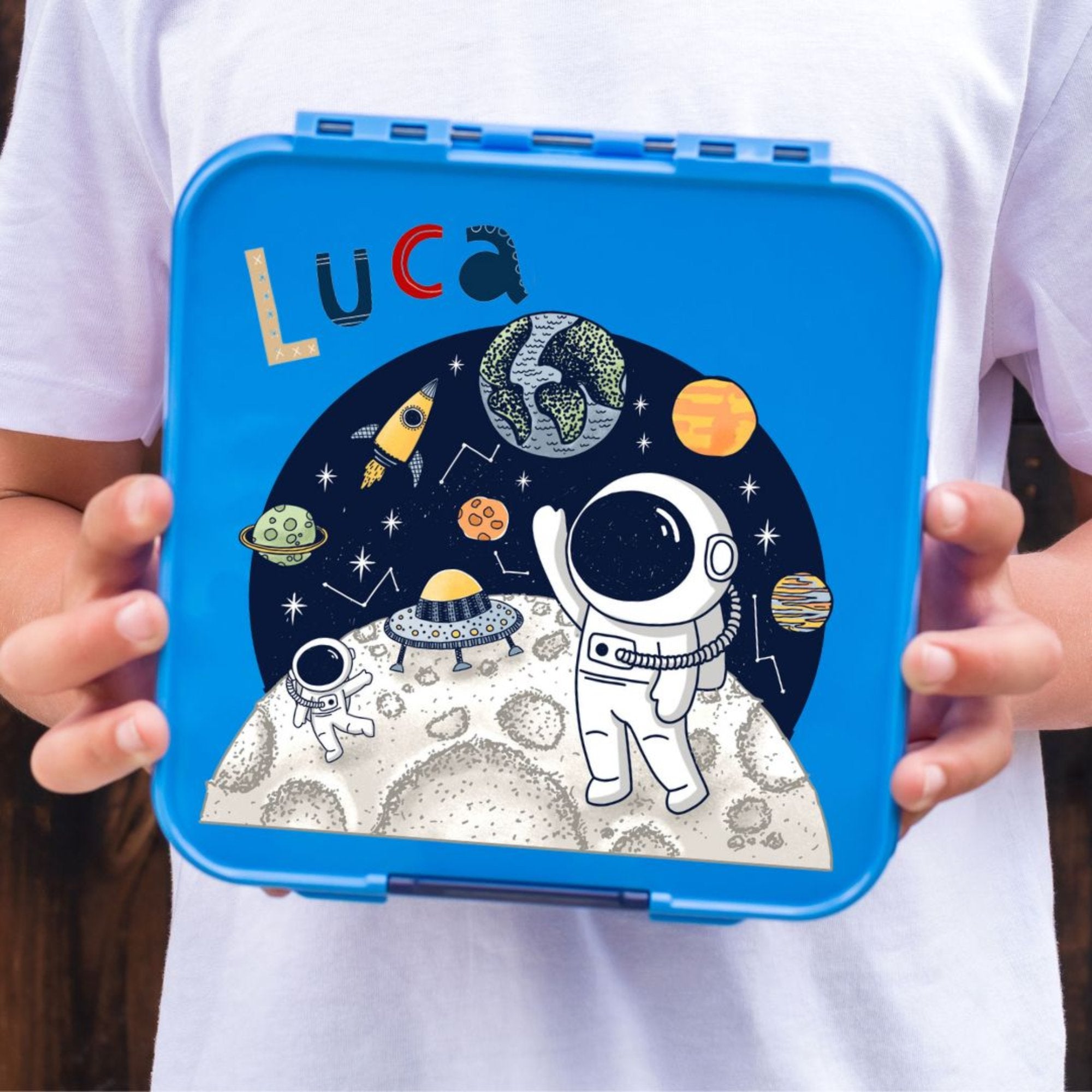 Kolorowe naklejki literki Jabalou, wodoodporne i trwałe, do podpisywania butelek i pojemników dla dzieci, wzór: kolorowe literki