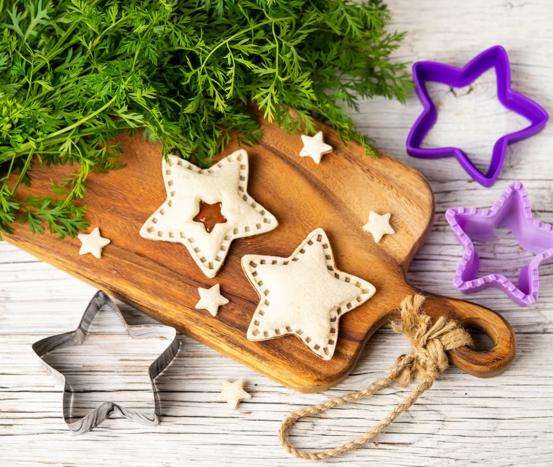 Wykrawacze Lekkabox kwiat i gwiazda – zestaw 2 rozmiarów, bezpieczne uchwyty, idealne do owoców, warzyw, kanapek i ciasteczek