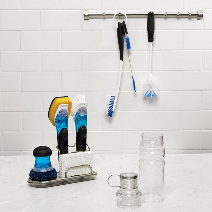 OXO Good Grips zestaw szczotek 3w1 do butelek i słomek – nylonowe włosie, antypoślizgowe uchwyty, do bidonów, kieliszków i zakrętek.