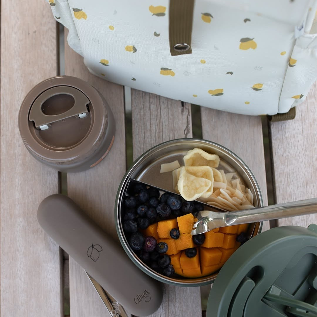 Zestaw sztućców Citron Brown ze stali nierdzewnej 304 z silikonowym etui, kompaktowy, bez BPA, idealny do lunch boxa, kolor: brązowy