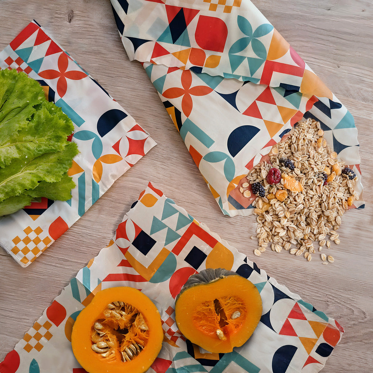 Zestaw woskowijek do kanapek BeePack® – ekologiczne, wielorazowe opakowania na żywność z naturalnych materiałów, zero plastiku, wzór: geometria