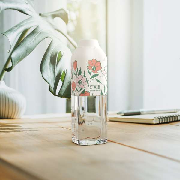 MONBENTO POSITIVE M bidon z tritanu, 0.5 l, Graphic Bloom Monbento Water Bottles | TwójLunchBox