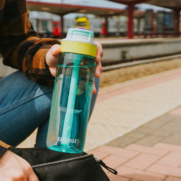 Bidon ze słomką Kambukka Lagoon 750 ml Candy Dance – tritan, słomka do ostatniej kropli, schowany ustnik, lekka, szczelna, bez BPA, idealna na rower i siłownię, kolor: turkusowy